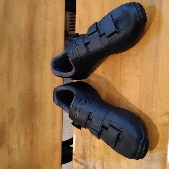 Shimano mens cycling shoes ME-400 size 44eu all black - Picture 2 of 14